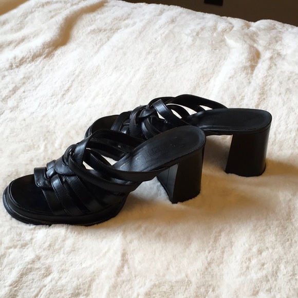 Vintage black platform sandal. - Picture 3 of 6
